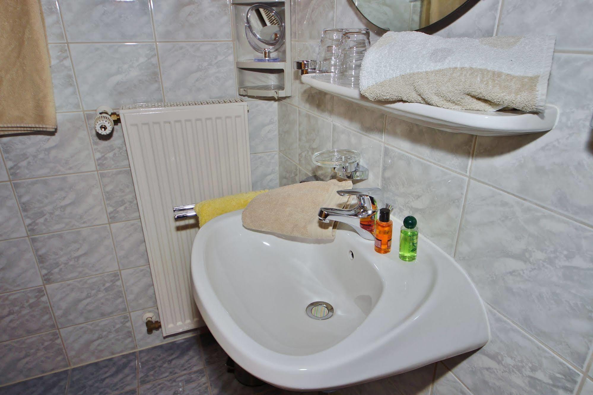 Ferienwohnung Johannesklause Митенвалд Екстериор снимка